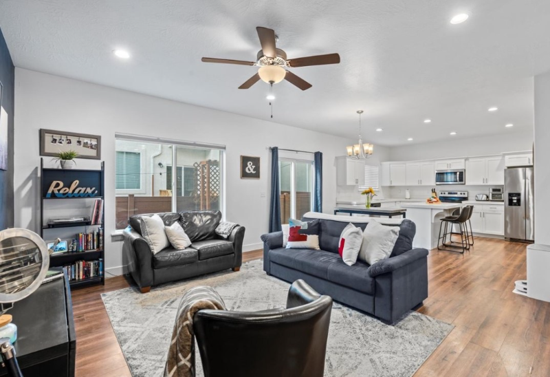 Vineyard House: 428 E 300 N