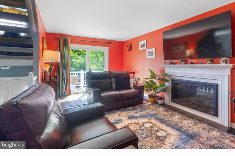 Burke Townhome: 10230 faire commons court