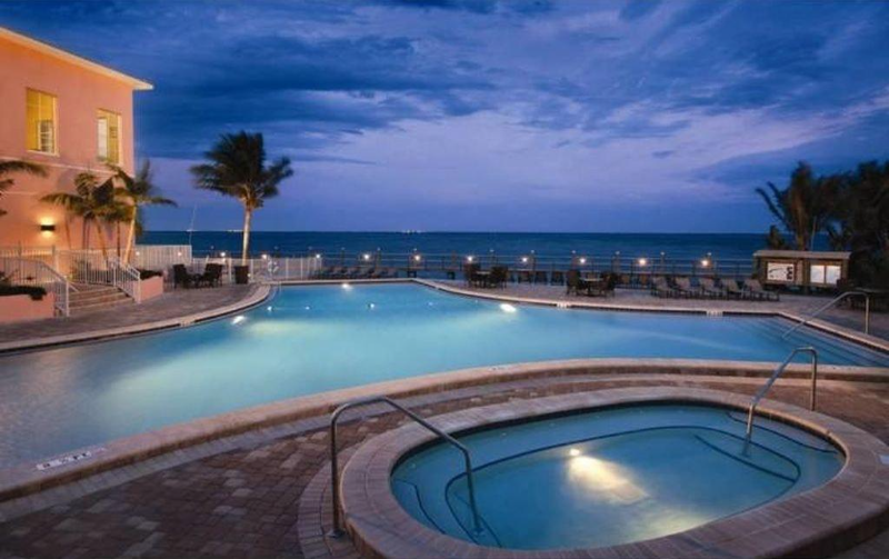 ST PETERSBURG Condo: 5132 BEACH DR SE