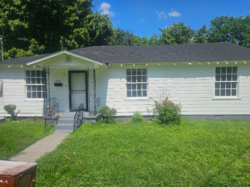Covington House: 836 S Tipton St