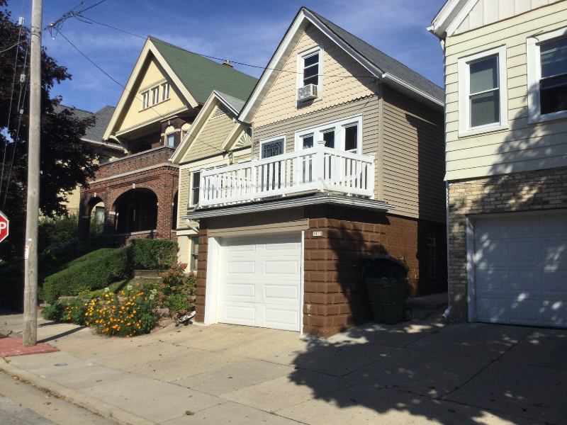 Milwaukee House: 1870 N Warren Ave