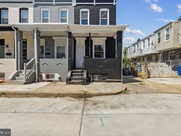 Baltimore Townhome: 724 N Curley St