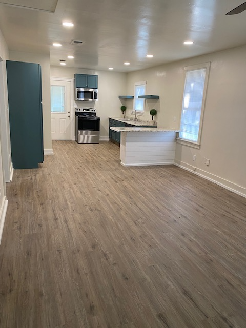 Brenham House: 508 W. 6th St