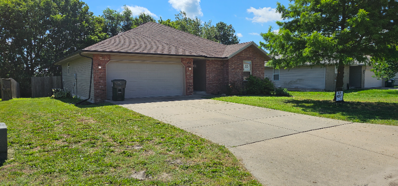 Bolivar House: 450 S Elgin Ave