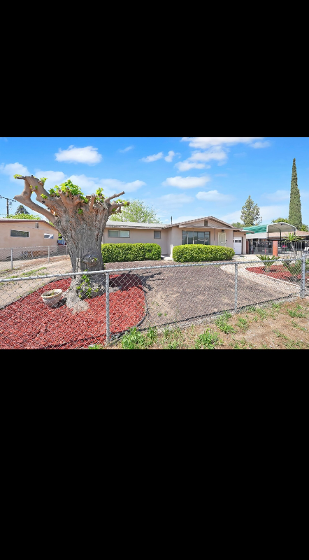 Porterville House: 453 N Newcomb