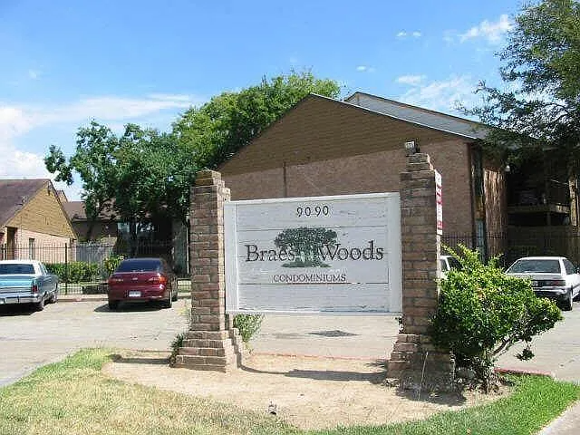 Houston Apartment: 9090 S Braeswood Blvd
