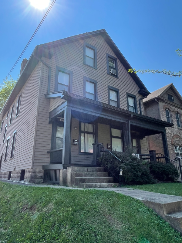 Columbus Apartment: 1494 Michigan Ave