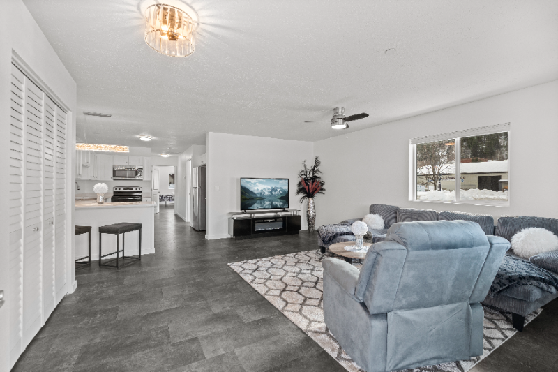 Kellogg Condo: 140 Railroad Avenue