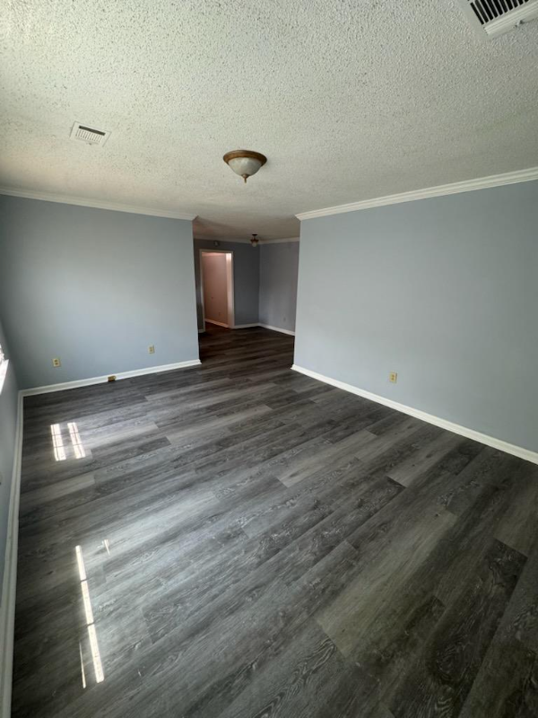 Macon House: 5487 Bloomfield Rd