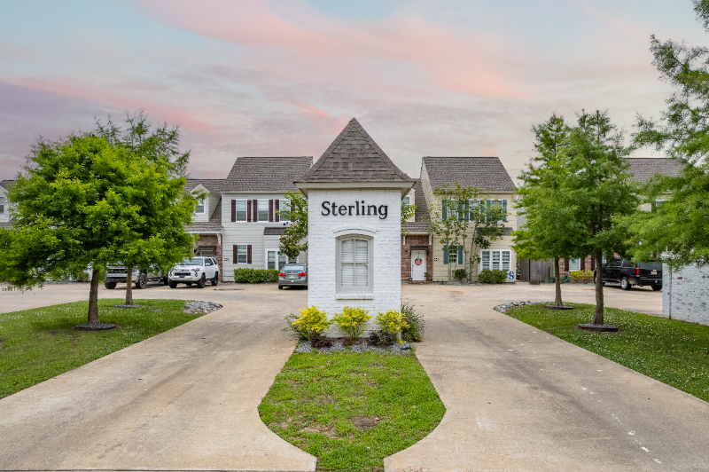 Sterlington Townhome: 256 Lenox Bridge