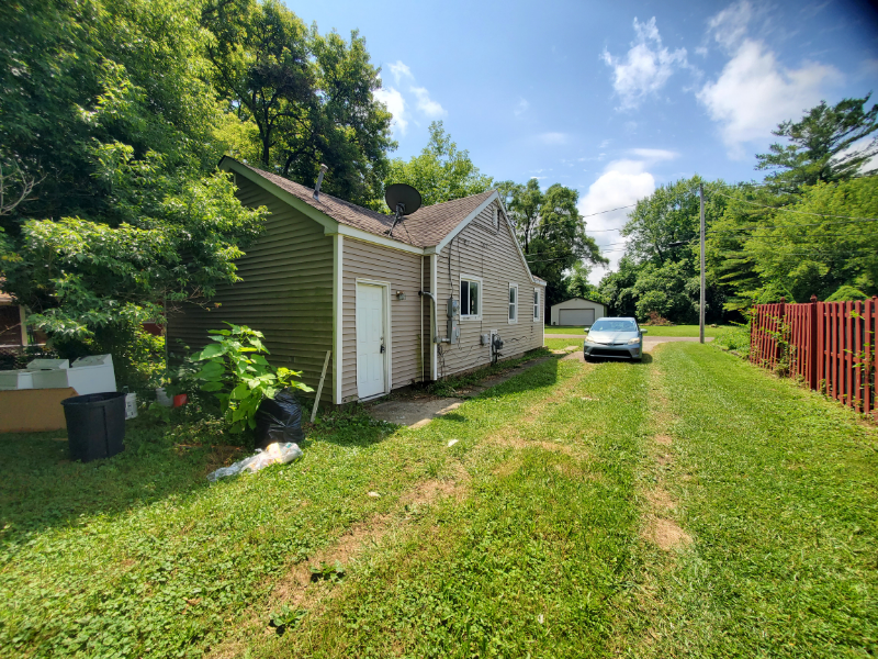 Flint House: 3432 Concord St