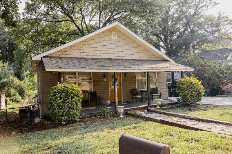 Taylors House: 209 Mill St