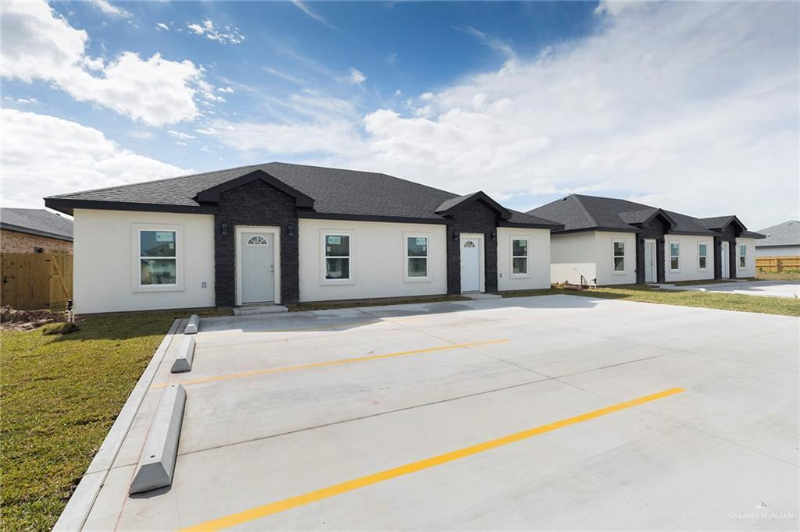 la feria Multiplex: 2423 n valley cir