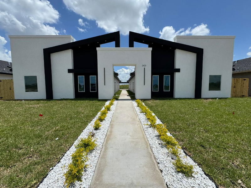 mcallen Multiplex: 2421 indian creek