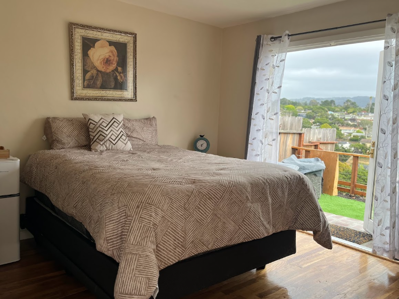 Del Rey Oaks House: 950 Portola Drive
