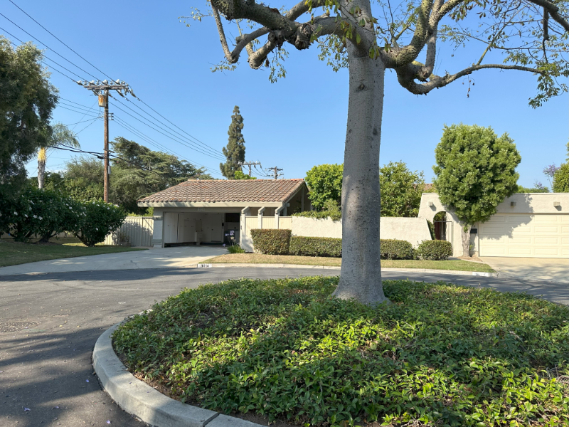 Fullerton House: 3014 Persimmon Pl