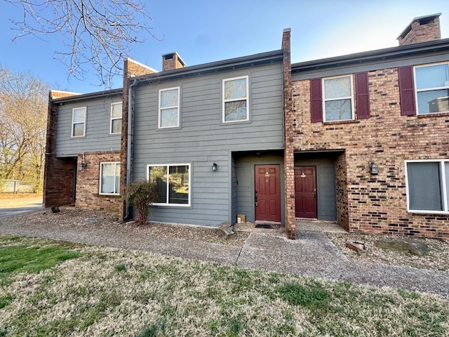 Fayetteville Townhome: 280 S Hill Ave