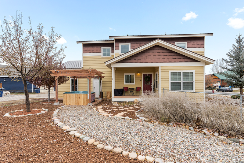 Bayfield House: 1710 N Taylor Circle