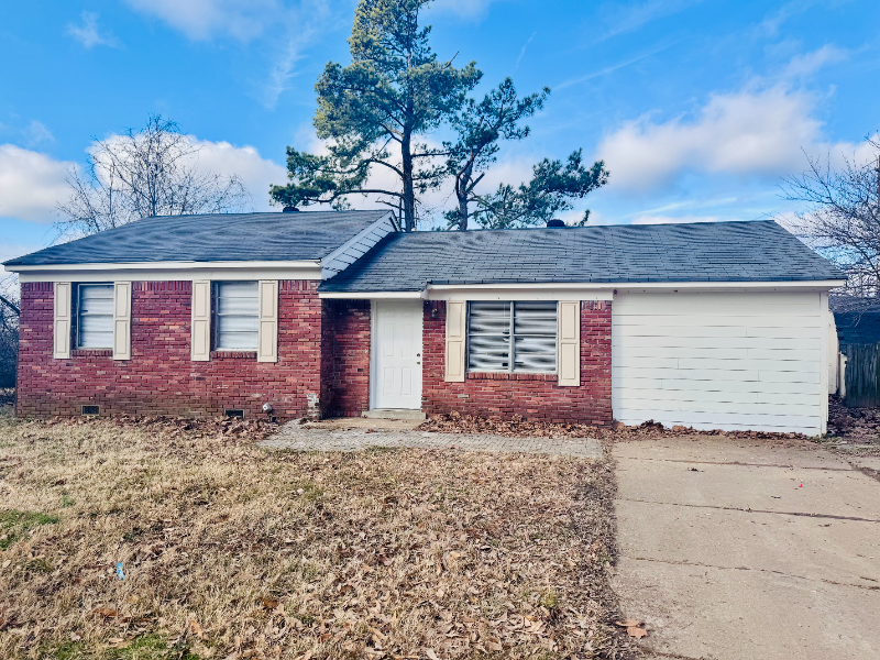 Southaven House: 1530 Bennington Cv
