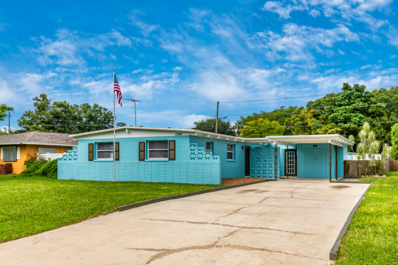 Clearwater House: 1502 Chandler Ave