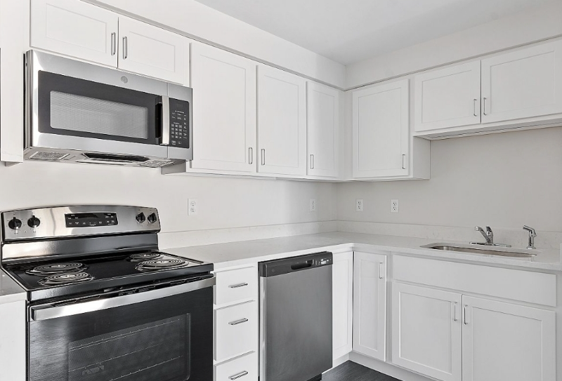 Rochester Apartment: 36 Farmington Rd