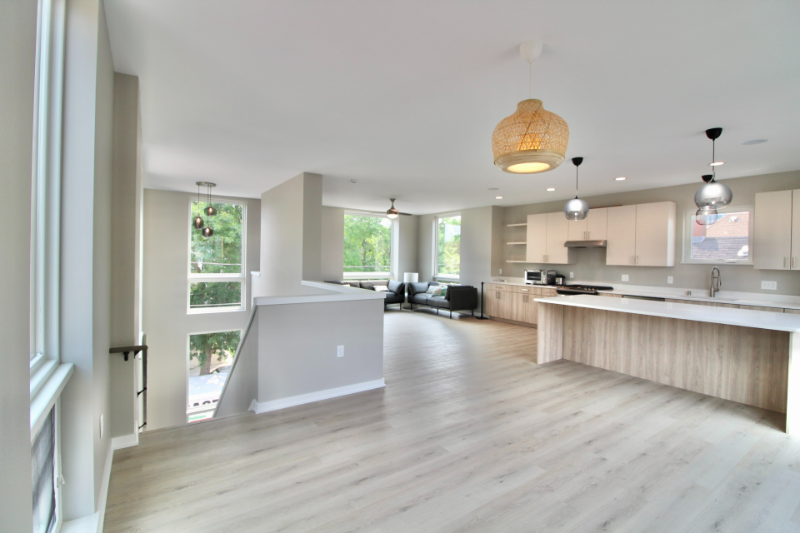 Milwaukee Townhome: 1817 N Arlington Pl