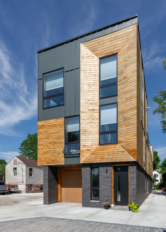 Milwaukee Townhome: 1817 N Arlington Pl