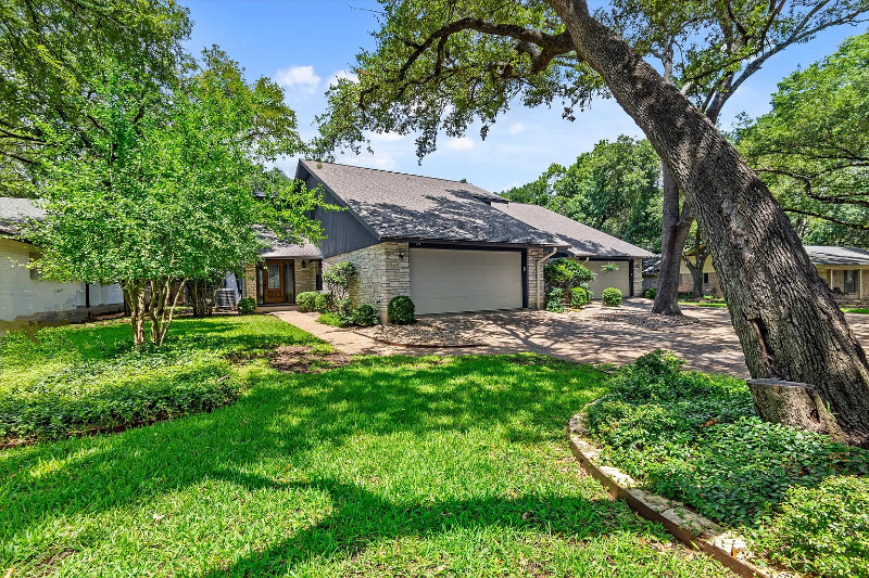 Austin Townhome: 8606 Mesa Dr