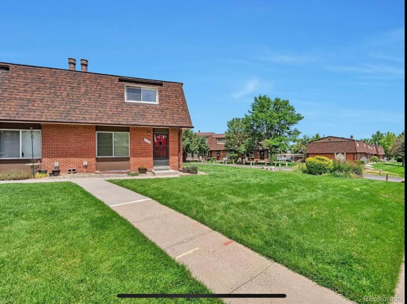 Littleton Townhome: 7179 S Webster St.