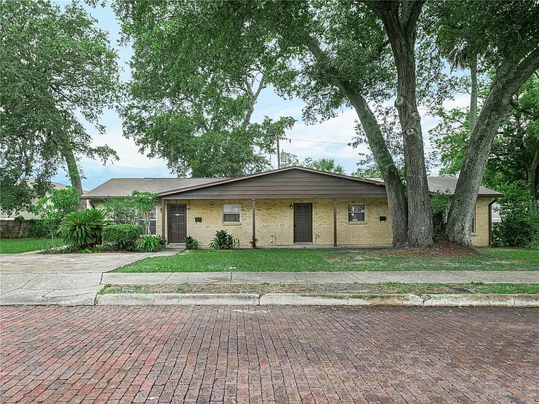 Lakeland House: 1213 Hartsell Ave