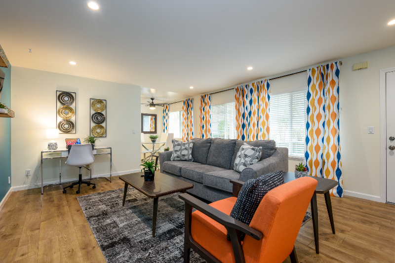 Redwood City Apartment: 3561 Farm Hill Blvd. #8