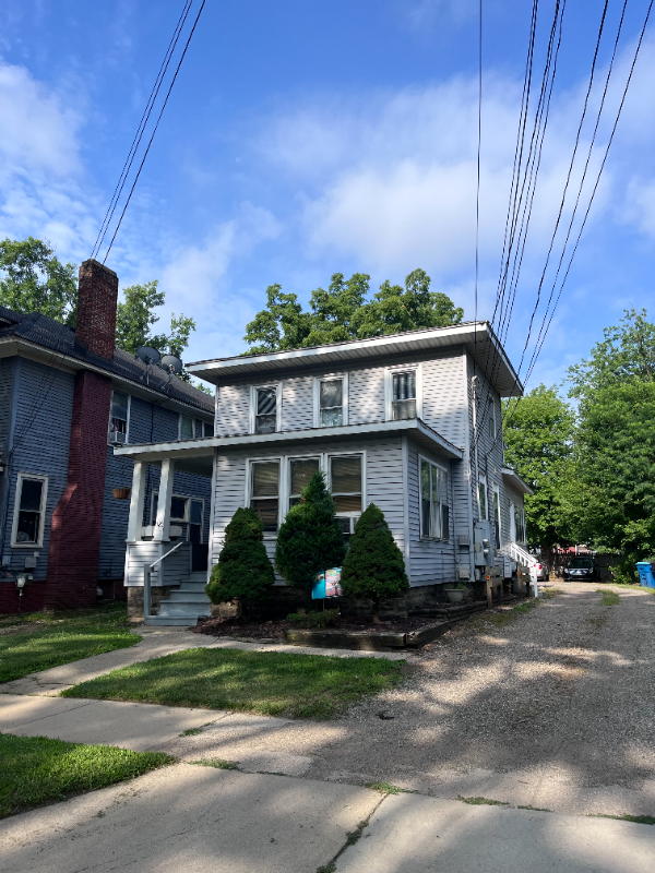 Kalamazoo Apartment: 520 Oak Street