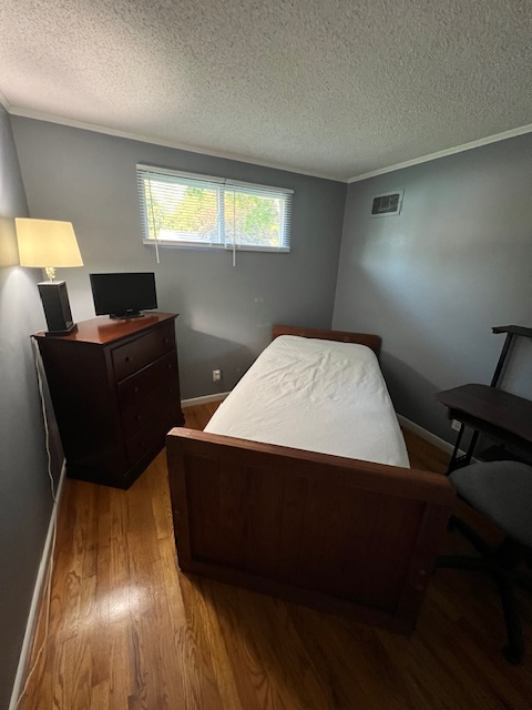 Springfield House: 240 Greenaway Drive