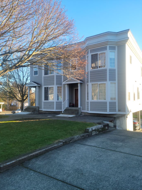Bellingham Townhome: 2020 Mill Avenue