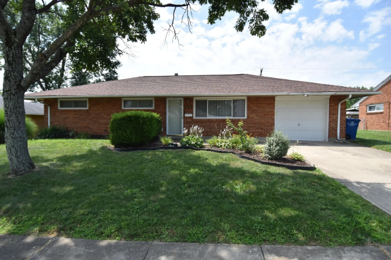 Reynoldsburg House: 7075 Bartlett Rd