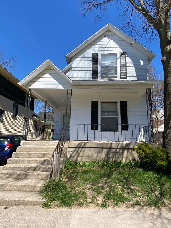 GRAND RAPIDS House: 405 CARRIER STREET