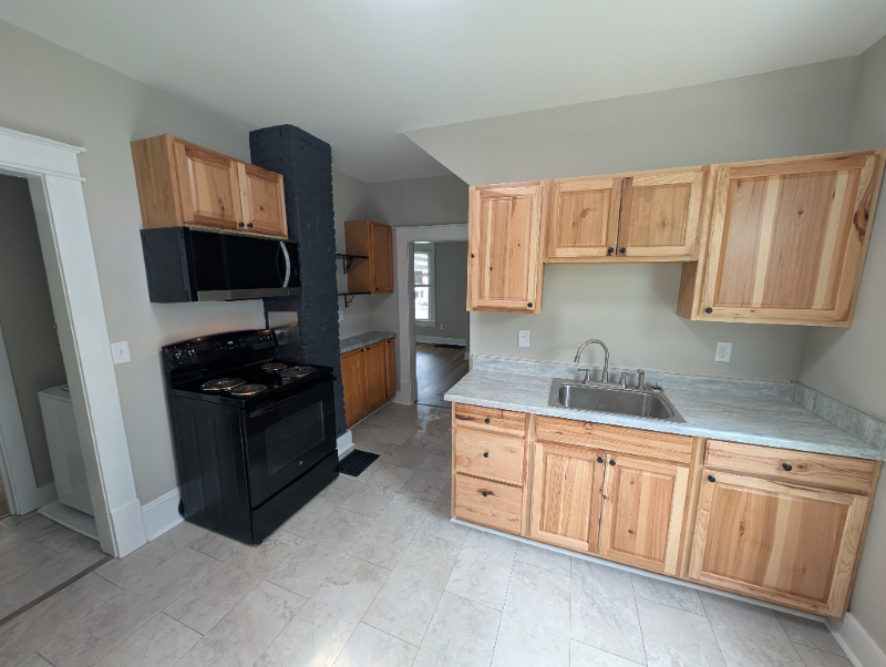 Roanoke House: 1825 Patterson Ave SW