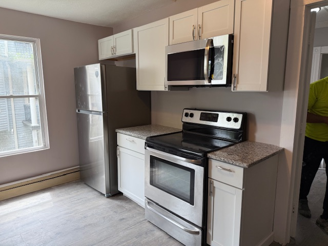 Carbondale Apartment: 44 Lincoln Avenue