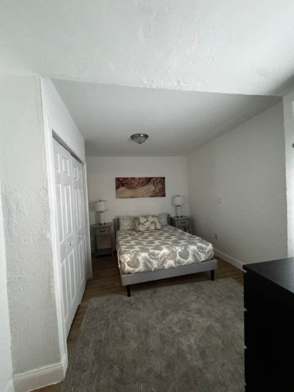 Miami Single Room: 160 NW 60th St