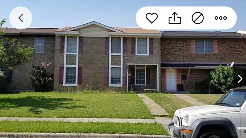 Carrollton Townhome: 2207 Montclair