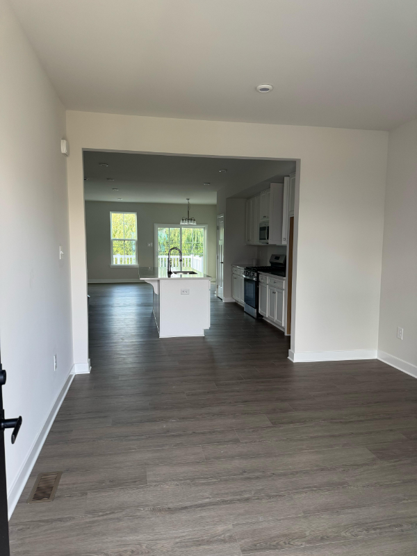 Mount laurel Townhome: 68 Rosemary Way