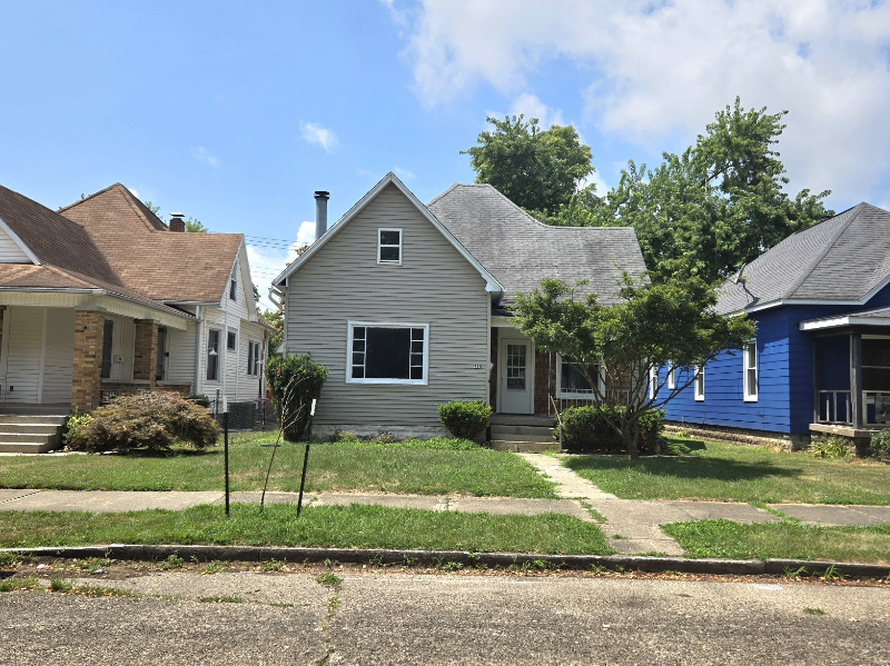 Terre Haute House: 435 S 18th St, Terre Haute