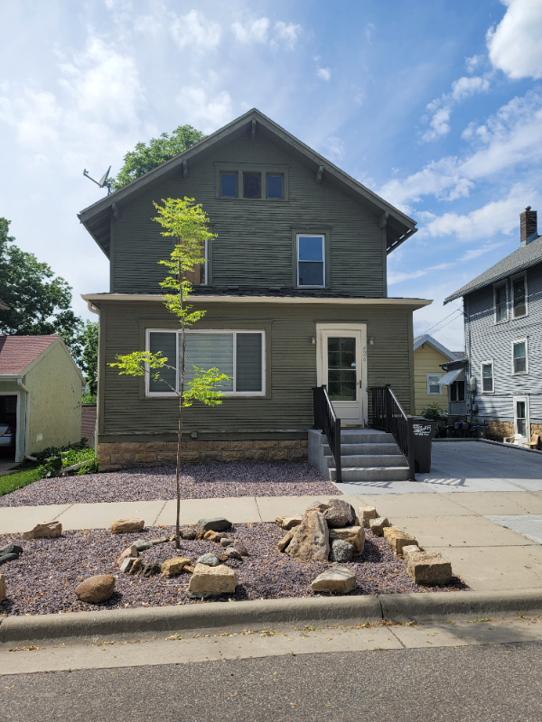 Mankato Apartment: 426 N 5th St