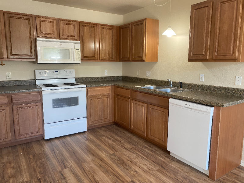 Godley Apartment: 108 N Sixth Street