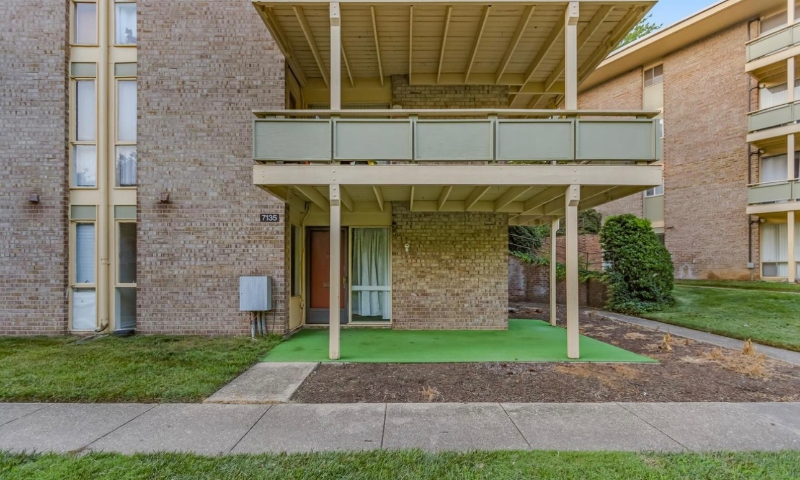 District Heights Condo: 7135, Donnell Pl