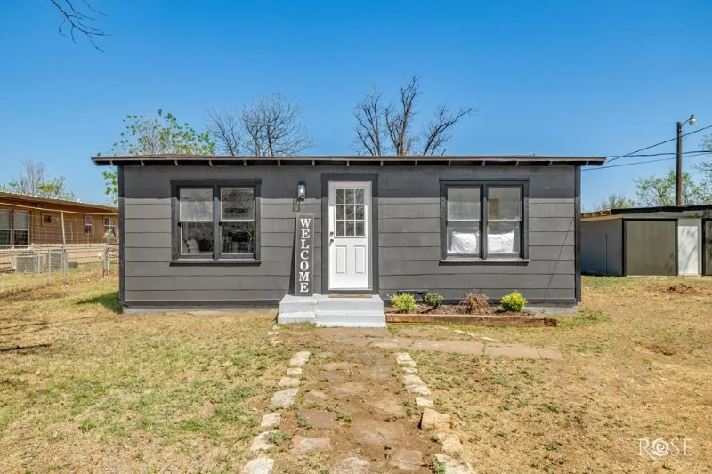 San Angelo House: 5326 Fruitland Farm Rd