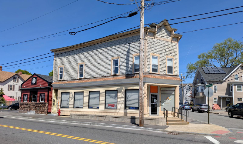 Taunton Multiplex: 437 Bay St