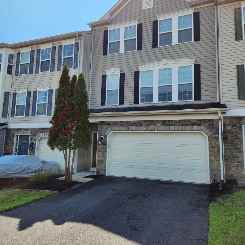 Aldie Townhome: 25086 Magnetite Terrace