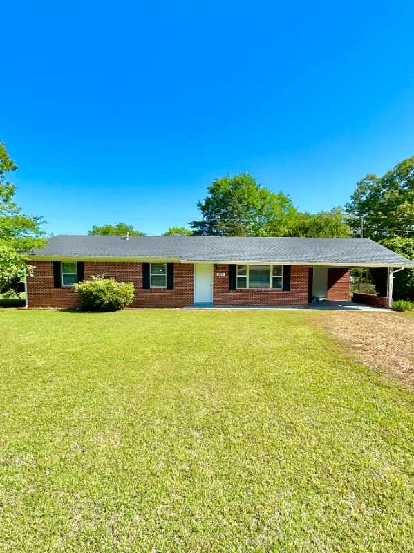 Caledonia House: 359 Wells Drive