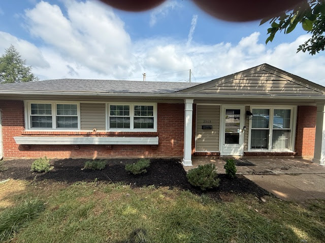 Louisville House: 2515 Hikes Lane